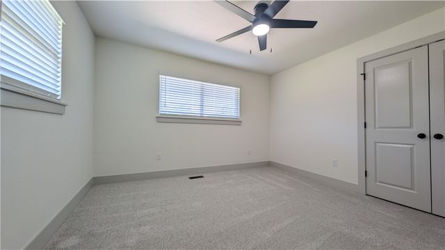 68 N Woodridge Road, Rogers, AR 72756