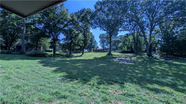 68 N Woodridge Road, Rogers, AR 72756