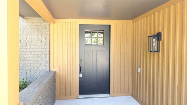 68 N Woodridge Road, Rogers, AR 72756