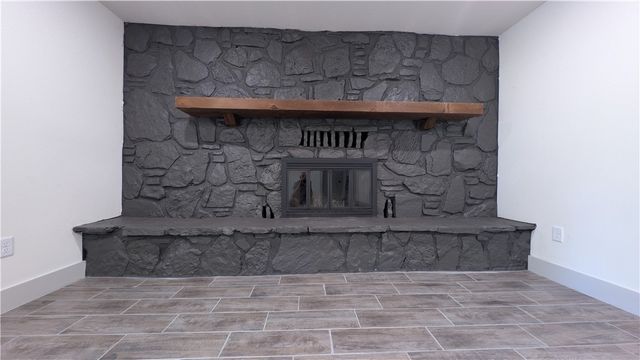 68 N Woodridge Road, Rogers, AR 72756