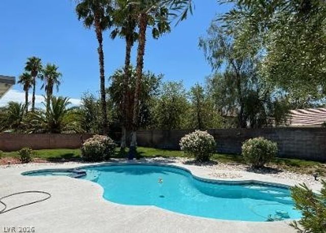 6829 Laredo, Las Vegas, NV 89146