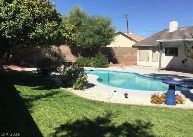 6829 Laredo, Las Vegas, NV 89146
