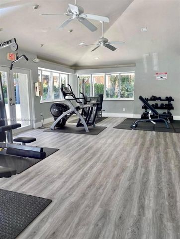 7130 NW 179th St 207, Hialeah, FL 33015