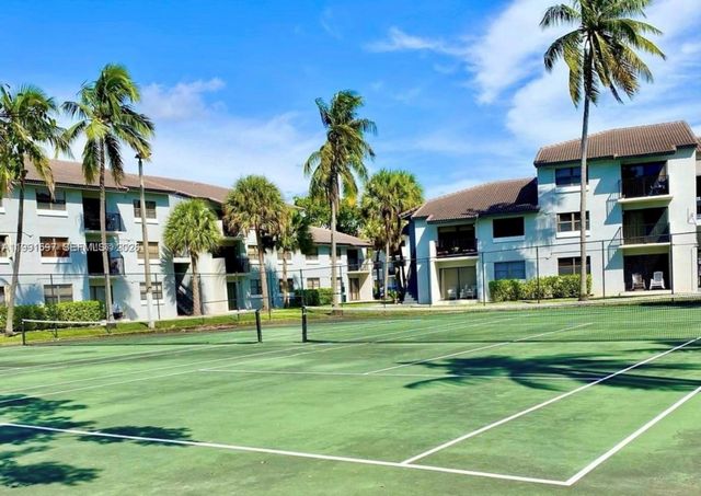 7130 NW 179th St 207, Hialeah, FL 33015