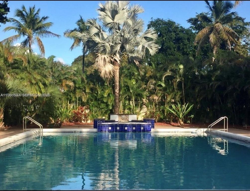 7130 NW 179th St 207, Hialeah, FL 33015