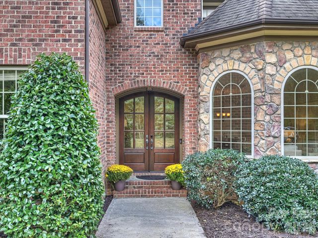 3823 Lakeside Drive, Charlotte, NC 28270