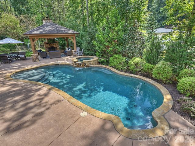 3823 Lakeside Drive, Charlotte, NC 28270
