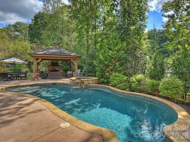 3823 Lakeside Drive, Charlotte, NC 28270