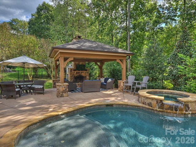 3823 Lakeside Drive, Charlotte, NC 28270