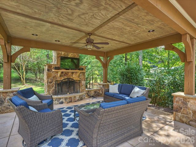 3823 Lakeside Drive, Charlotte, NC 28270