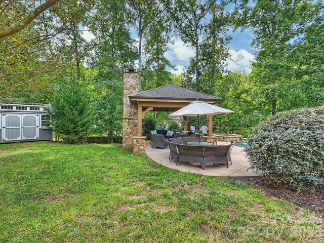 3823 Lakeside Drive, Charlotte, NC 28270
