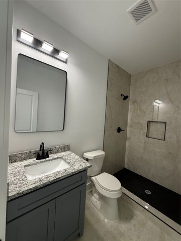 920 S Montreal, Dallas, TX 75208