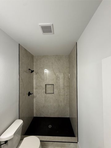 920 S Montreal, Dallas, TX 75208