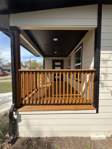 920 S Montreal, Dallas, TX 75208