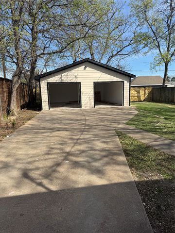 920 S Montreal, Dallas, TX 75208