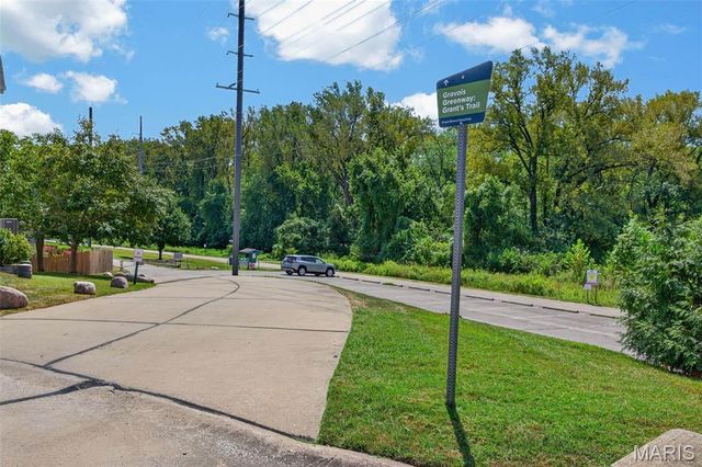 10427 Tiffany Village Court, St Louis, MO 63123