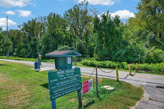 10427 Tiffany Village Court, St Louis, MO 63123