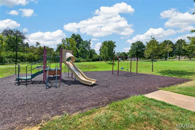 10427 Tiffany Village Court, St Louis, MO 63123