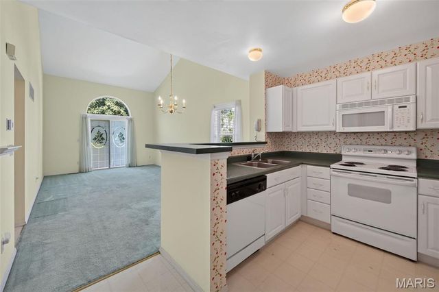 10427 Tiffany Village Court, St Louis, MO 63123