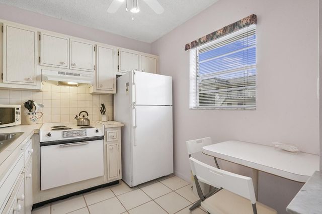 4321 NW 16th Street 204, Lauderhill, FL 33313