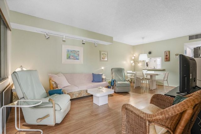 4321 NW 16th Street 204, Lauderhill, FL 33313