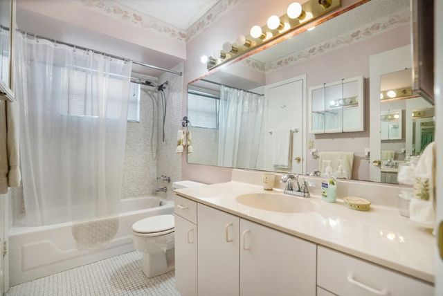 4321 NW 16th Street 204, Lauderhill, FL 33313