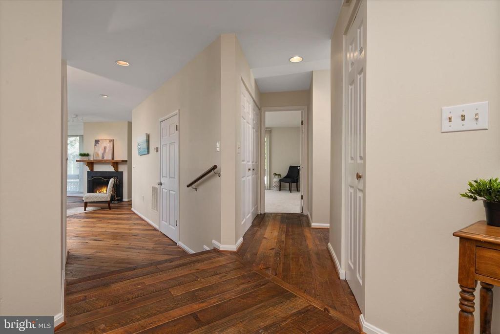 Image 10 of property listing at 116 OYSTER COVE DR #1D, Grasonville, MD 21638