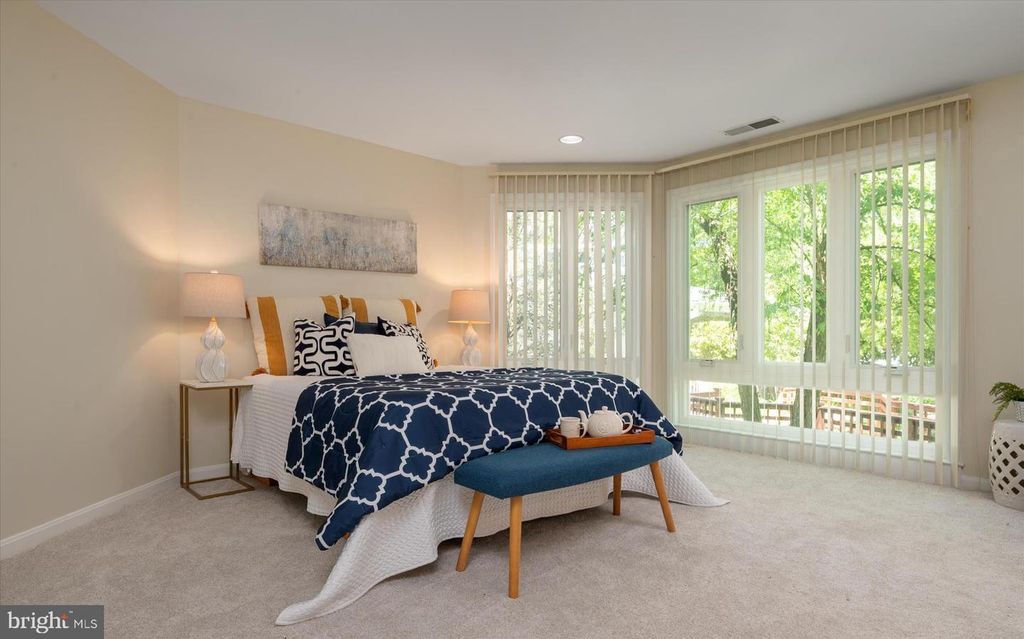 Image 11 of property listing at 116 OYSTER COVE DR #1D, Grasonville, MD 21638