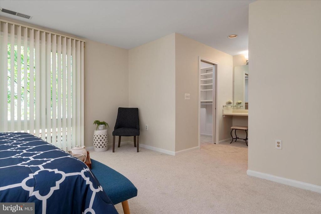 Image 12 of property listing at 116 OYSTER COVE DR #1D, Grasonville, MD 21638