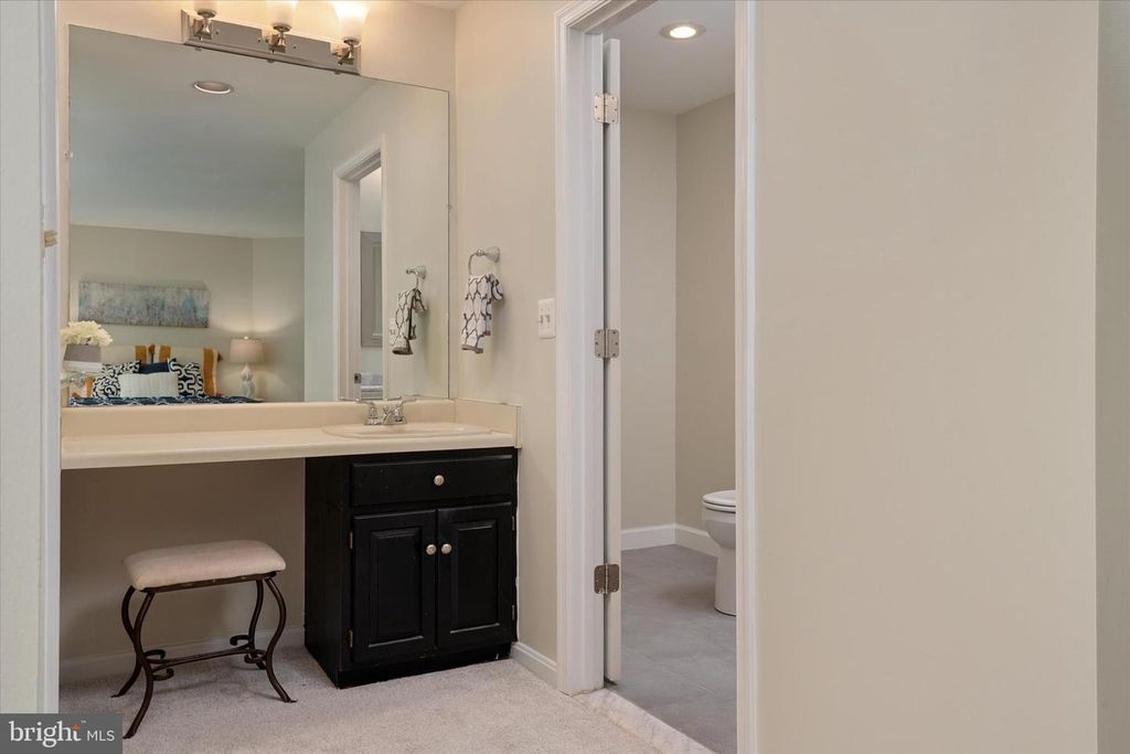 Image 13 of property listing at 116 OYSTER COVE DR #1D, Grasonville, MD 21638