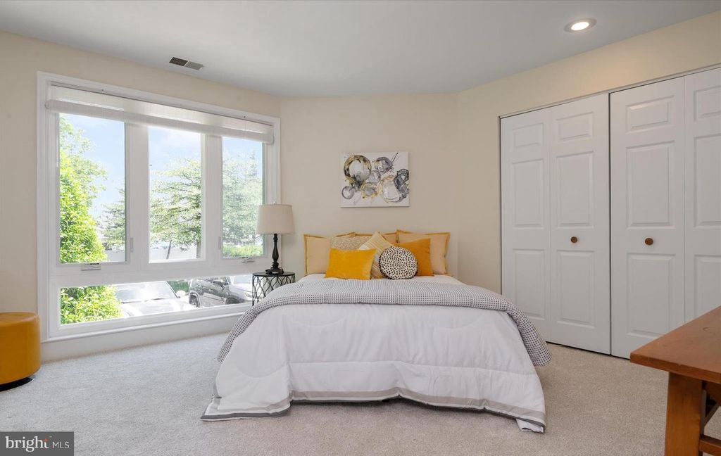 Image 15 of property listing at 116 OYSTER COVE DR #1D, Grasonville, MD 21638