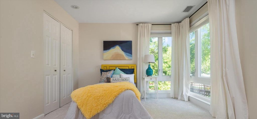 Image 18 of property listing at 116 OYSTER COVE DR #1D, Grasonville, MD 21638
