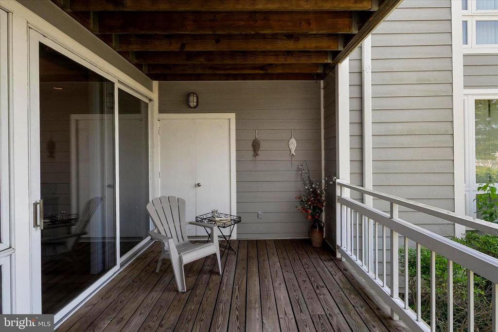 Image 29 of property listing at 116 OYSTER COVE DR #1D, Grasonville, MD 21638