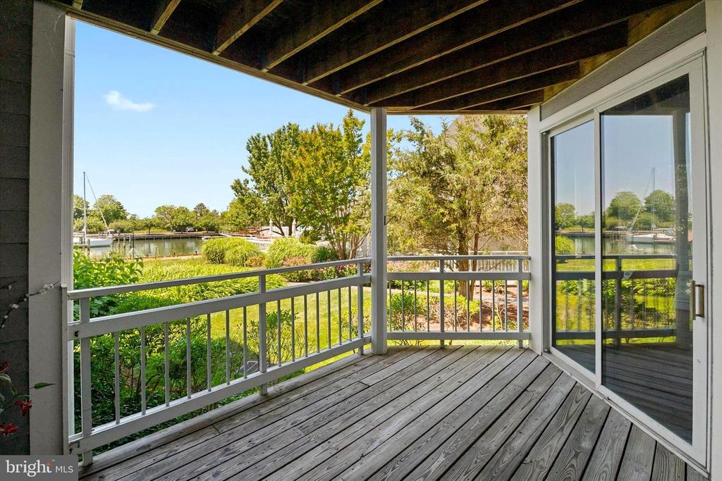 Image 30 of property listing at 116 OYSTER COVE DR #1D, Grasonville, MD 21638