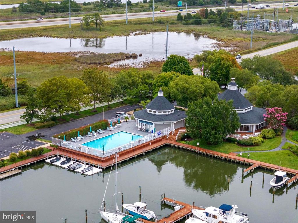 Image 32 of property listing at 116 OYSTER COVE DR #1D, Grasonville, MD 21638