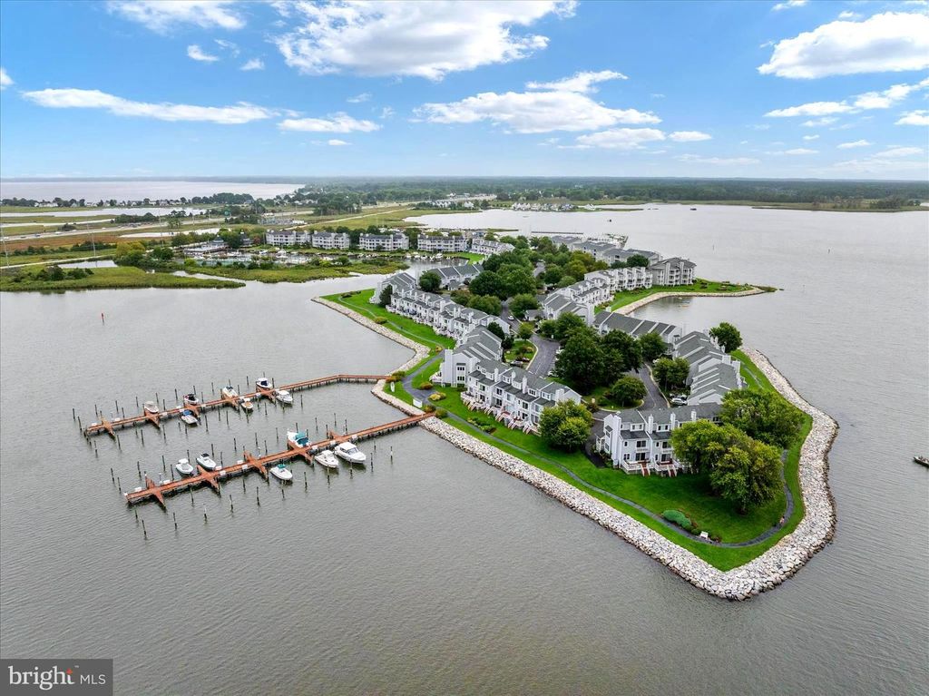 Image 33 of property listing at 116 OYSTER COVE DR #1D, Grasonville, MD 21638