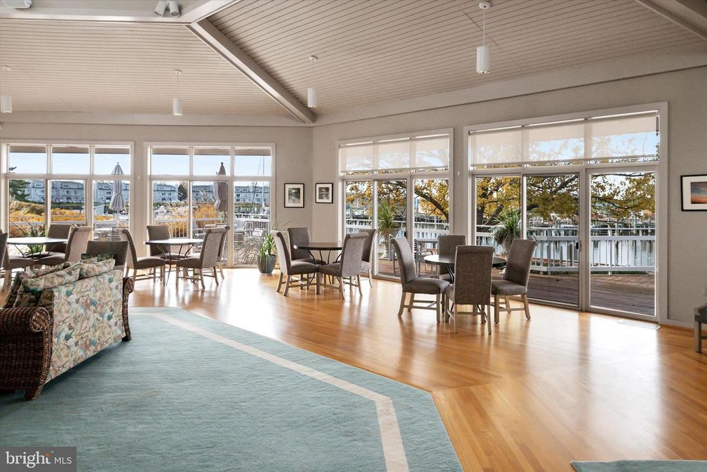 Image 37 of property listing at 116 OYSTER COVE DR #1D, Grasonville, MD 21638