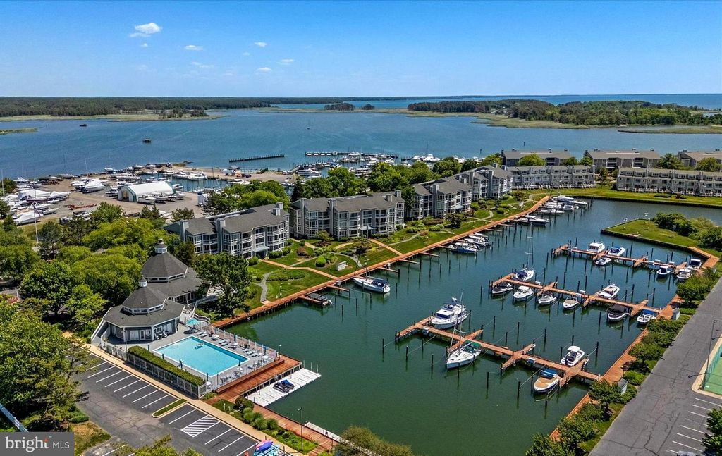 Image 4 of property listing at 116 OYSTER COVE DR #1D, Grasonville, MD 21638