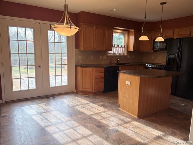 45289 Rudgate Road, Canton, MI 48188