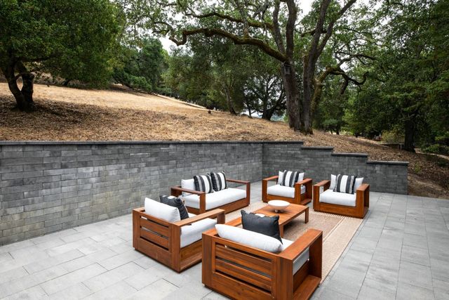 45 Bear Paw, Portola Valley, CA 94028