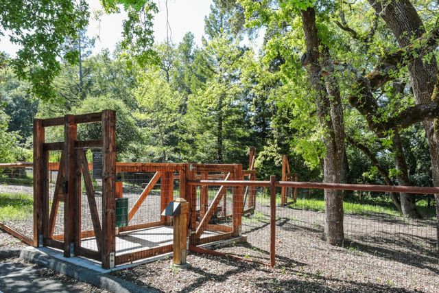 45 Bear Paw, Portola Valley, CA 94028