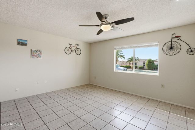 10714 W AMBER Trail, Sun City, AZ 85351