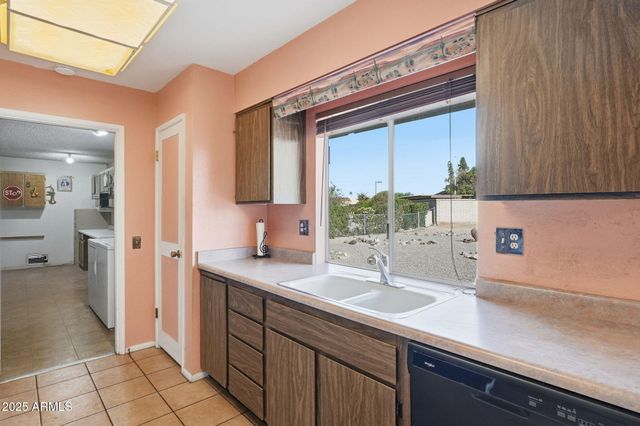 10714 W AMBER Trail, Sun City, AZ 85351