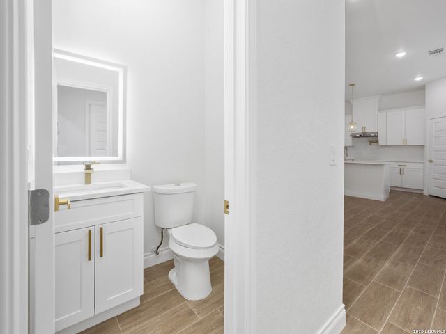 23031 FAWN TRAIL DR, Elmendorf, TX 78112