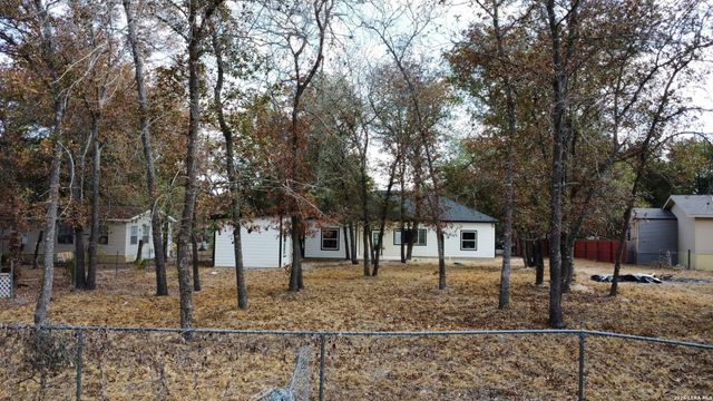 23031 FAWN TRAIL DR, Elmendorf, TX 78112