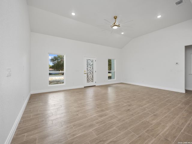 23031 FAWN TRAIL DR, Elmendorf, TX 78112