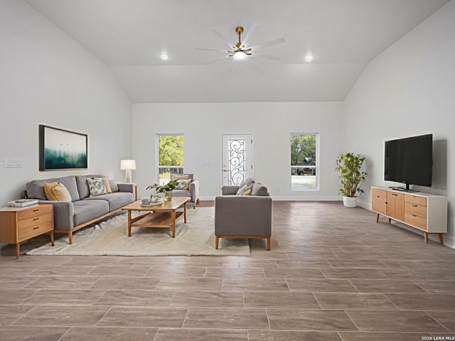 23031 FAWN TRAIL DR, Elmendorf, TX 78112