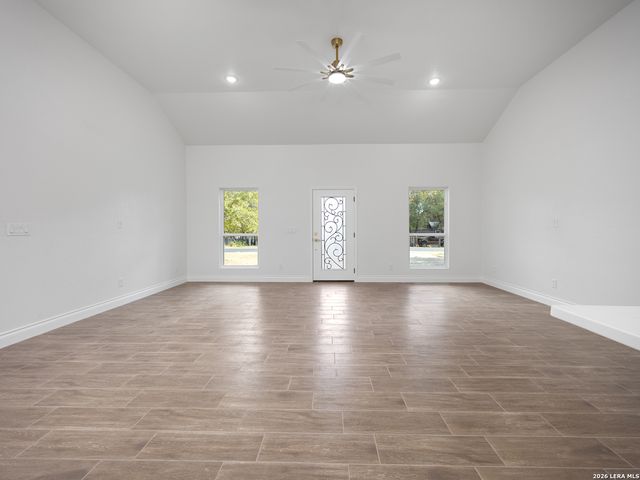 23031 FAWN TRAIL DR, Elmendorf, TX 78112