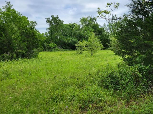 3521 Bryant Road, Schulenburg, TX 78956