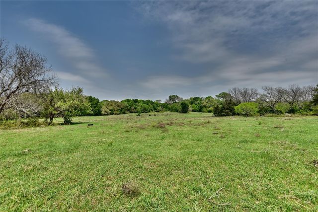 3521 Bryant Road, Schulenburg, TX 78956